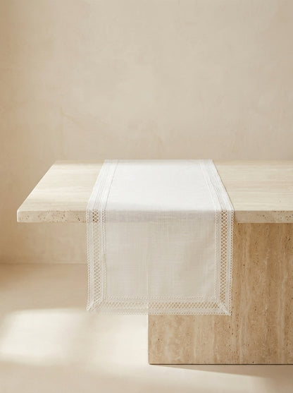 Pure Elegance Runner